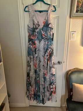 Sangria women’s Sleeveless V-Neck Floral Pleated Maxi Dress - cream pink green